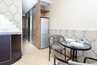 Апартаменты Apartments on Nemiga Минск Четырехместный номер с балконом-6